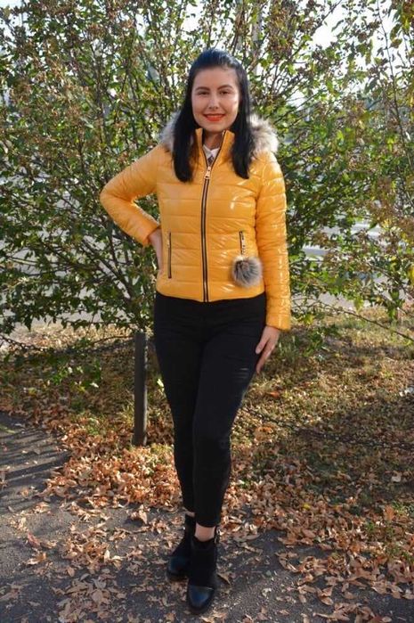 Jacheta Vera casual ,scurta cu aspect lucios