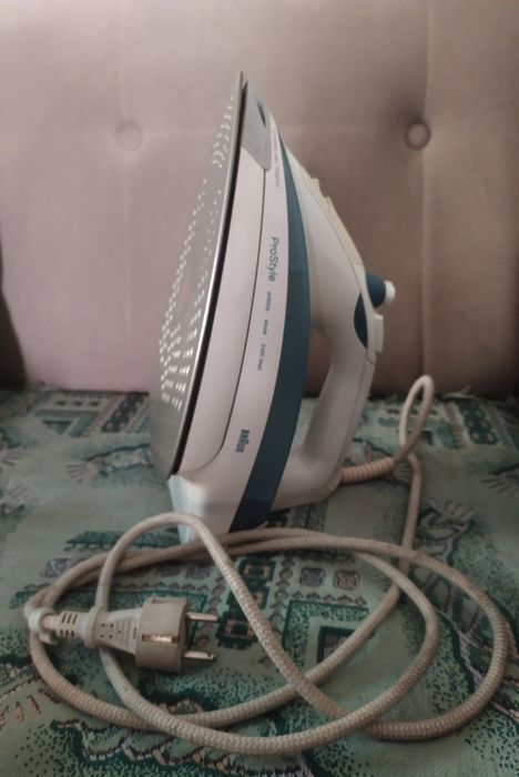 Утюг  BRAUN паровой