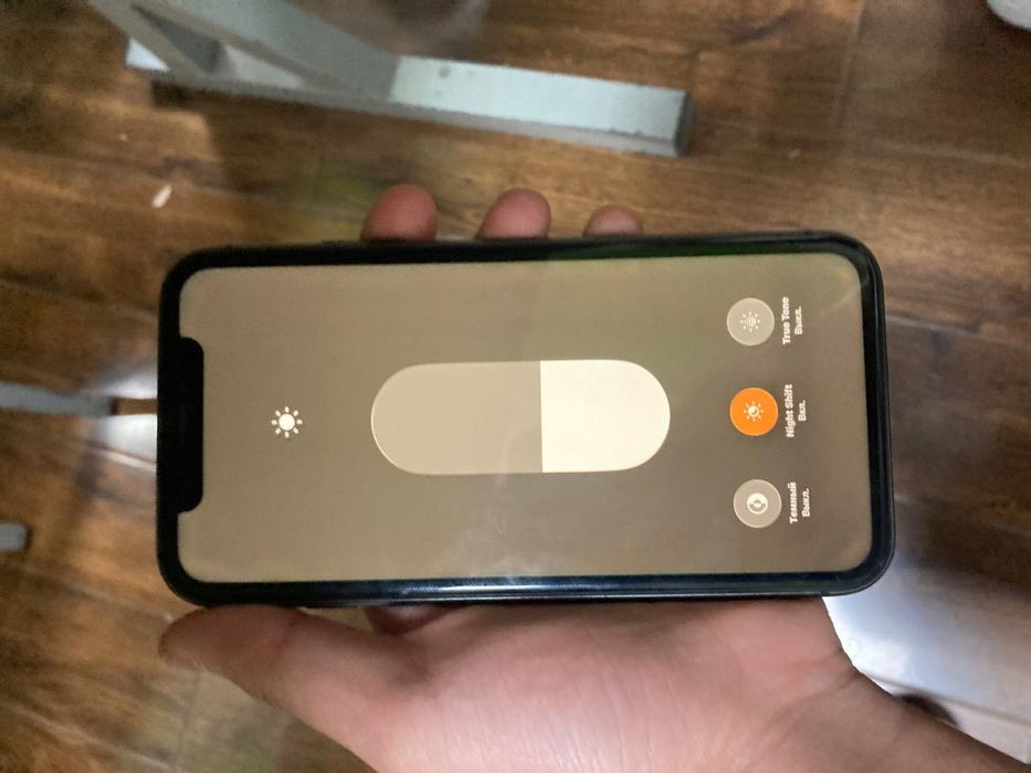 Iphone 11 xolati ideal