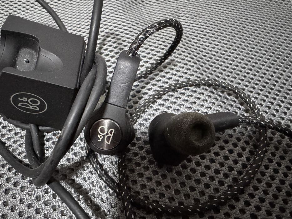 Casti Bluetooth Bang & Olufsen BeoPlay H5