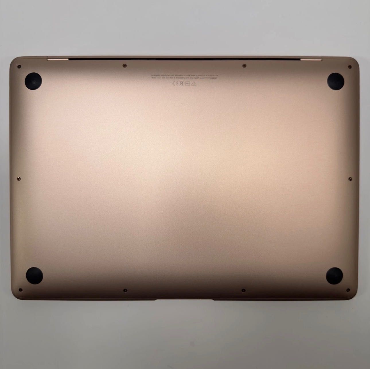 Macbook Air M1 Gold неработещ дисплей