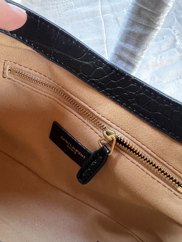 Saint Laurent Le 5 à 7 croc-embossed дамска чанта