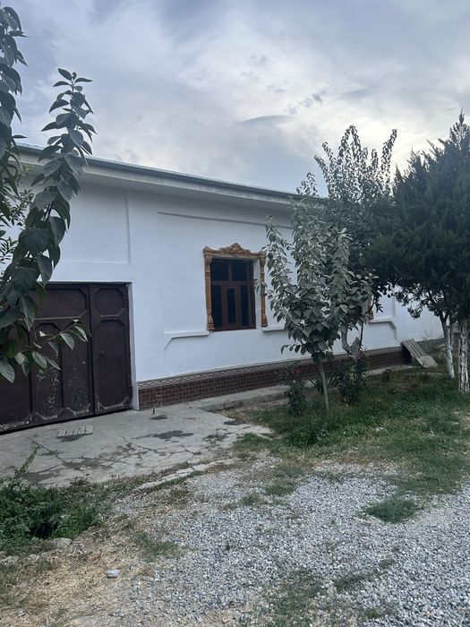 Кувасой шаҳри марказида хонадон сотилади