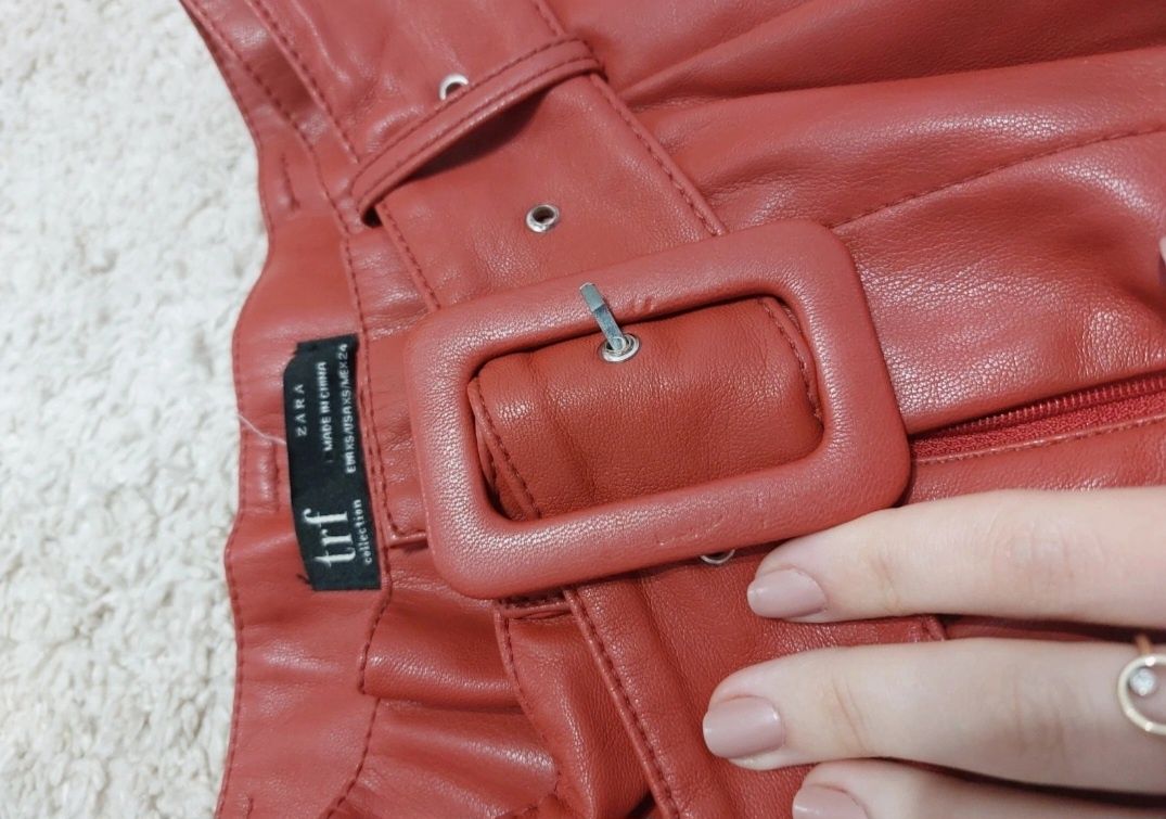 Pantaloni zara piele