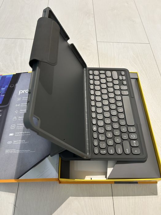 Tastatura + husa  ZAGG Pro Keys pentru iPad 10.2", neagra