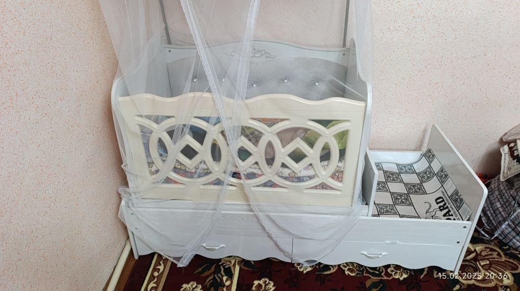 Детская кроватка