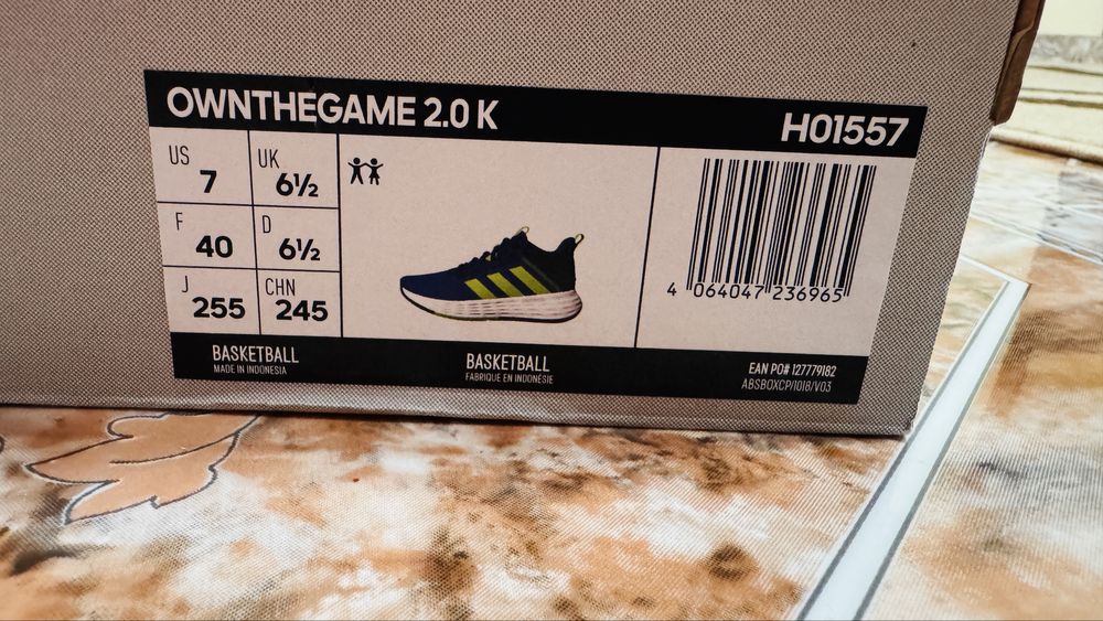 Adidas маратонки 40 номер
