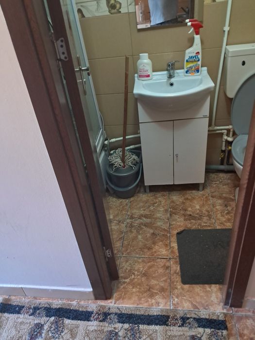 Închiriez camera de cămin