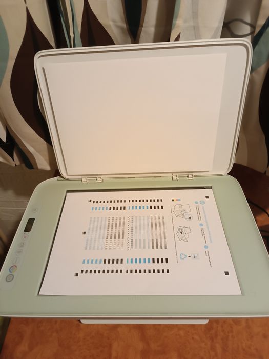 Vând imprimanta hp2722e