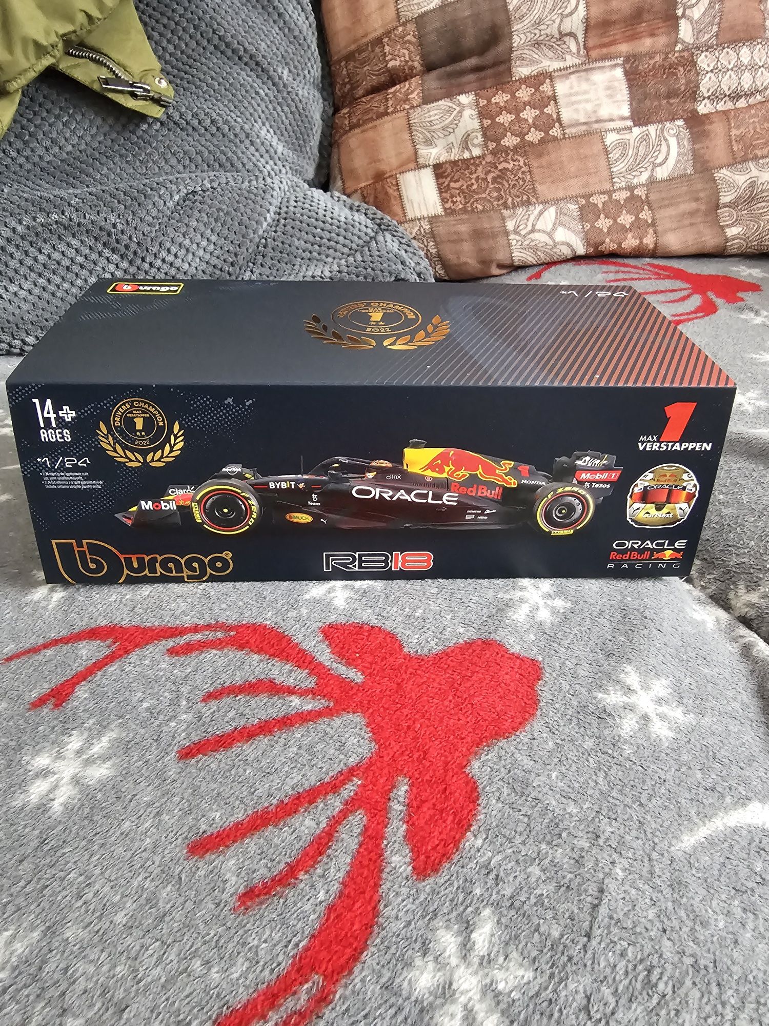 Macheta formula 1 redbull Max verstappen 1:24 noua