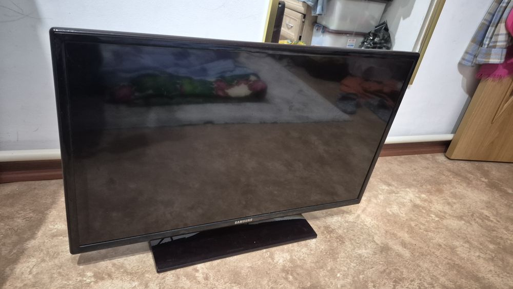 Телевизор Samsung UE32EH4030
