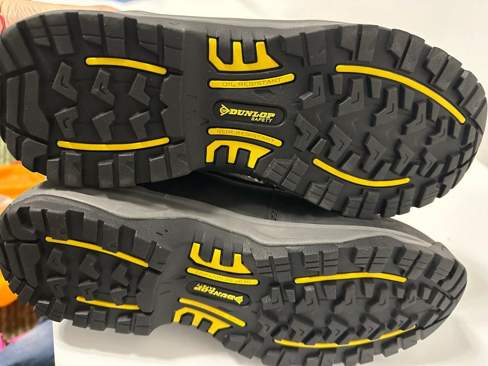 DUNLOP Работни Обувки с Метално Бомбе