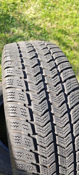 215/65/16 зимни бусови