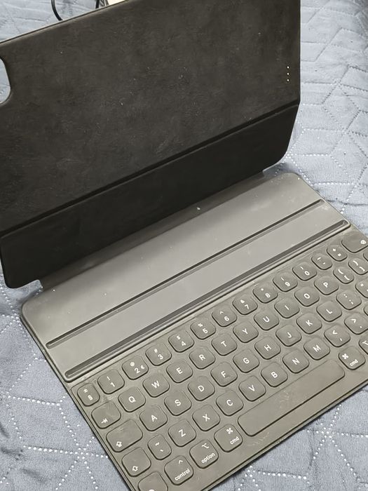 Husa Ipad Smart Keyboard Folio iPad pro 11 inch și iPad Air 4 și Air 5