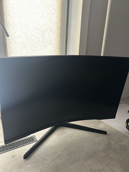 Продам монитор 32 дюима