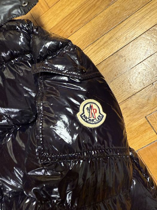 Geaca Moncler nouă