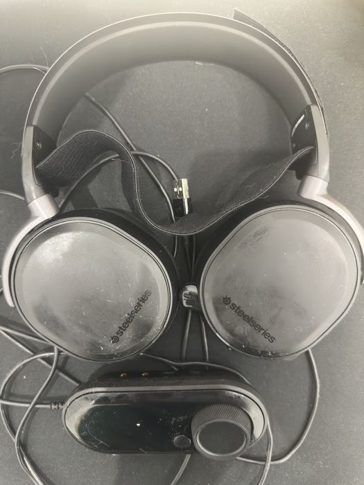 Продам игровые наушники Steelseries Arctis Pro+
