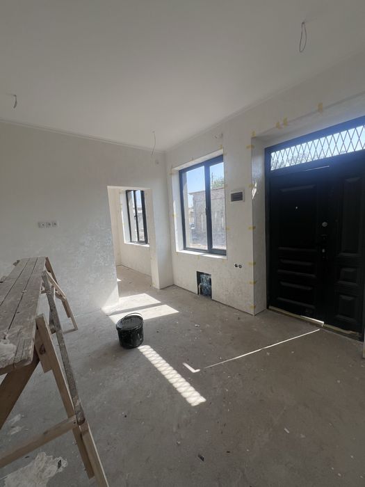 Nazarbek Mevazor 4 xona kadastor bor