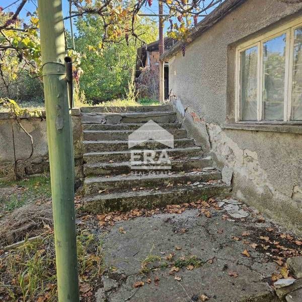 ЕРА Имоти Хасково Продава Къща в С. Ябълково!