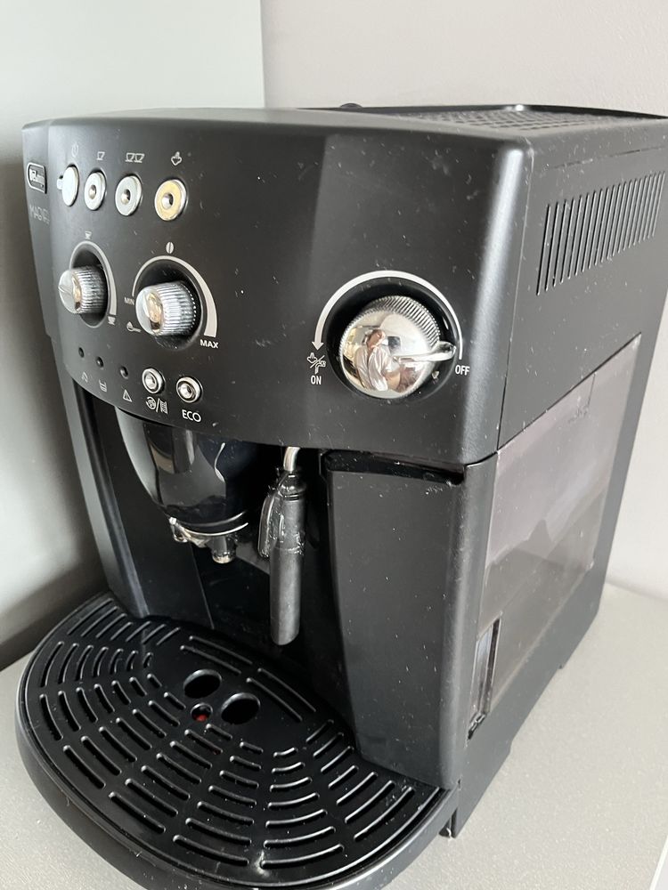 Кафеавтомат Delonghi Magnifica ESAM3000B