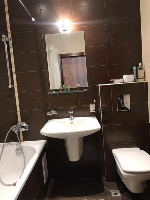 Дава се под наем Тристаен апартамент в Варна, Център - 100 кв.м за 700 € - Снимка #10