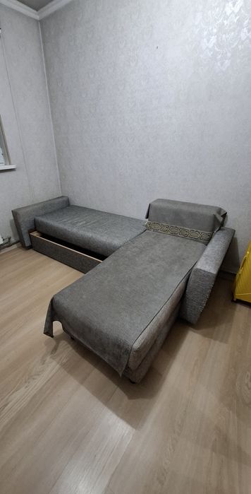 Продам диван бу требует ремонта