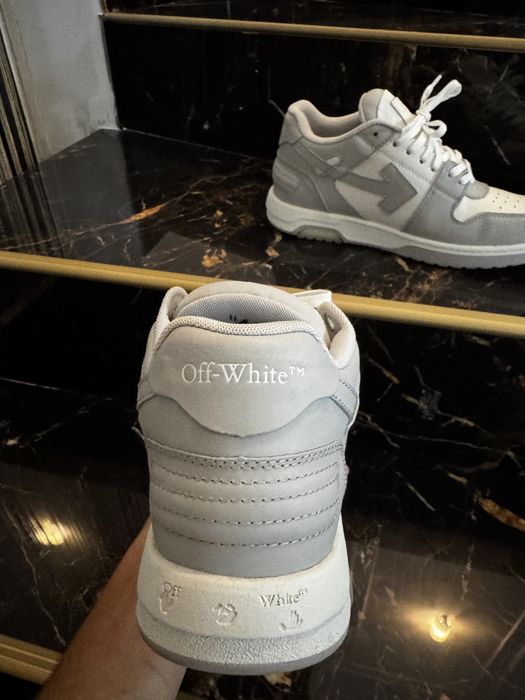 Off white out of office 44