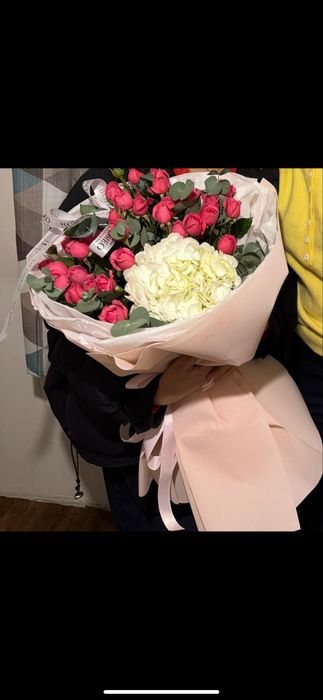 свежие кустовые розы, вчера подарили