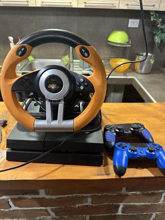 Playstation 4  2 джоийстика, волан