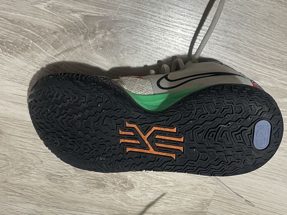 Nik Kyrie 7 42,5