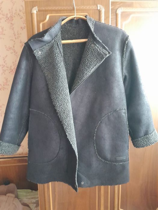 Продам куртку женскую