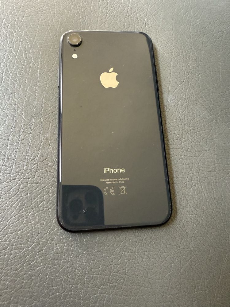 iPhone XR - iCloud / за части /