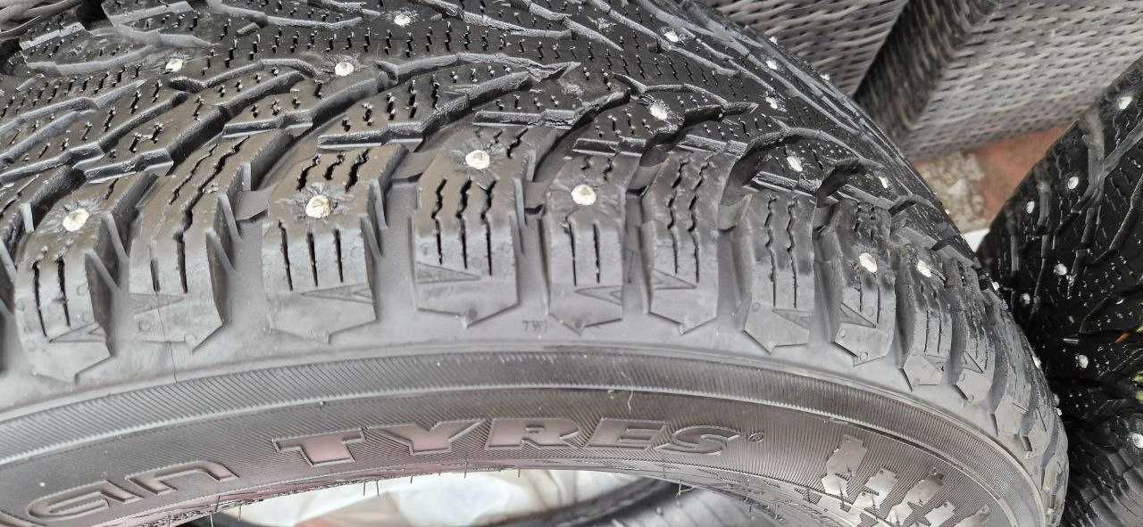 СПЕШНО  Гуми NOKIAN Hakkapeliitta 9 SUV 215/65 R16 (4 бр.)  Snowproof