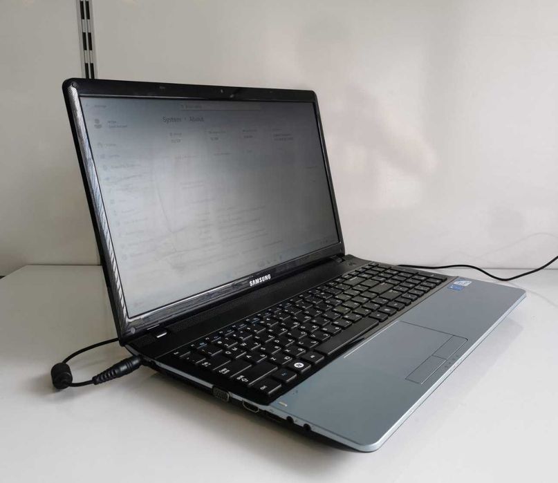 Samsung NP300E5X-A03BG (8/128GB SSD)