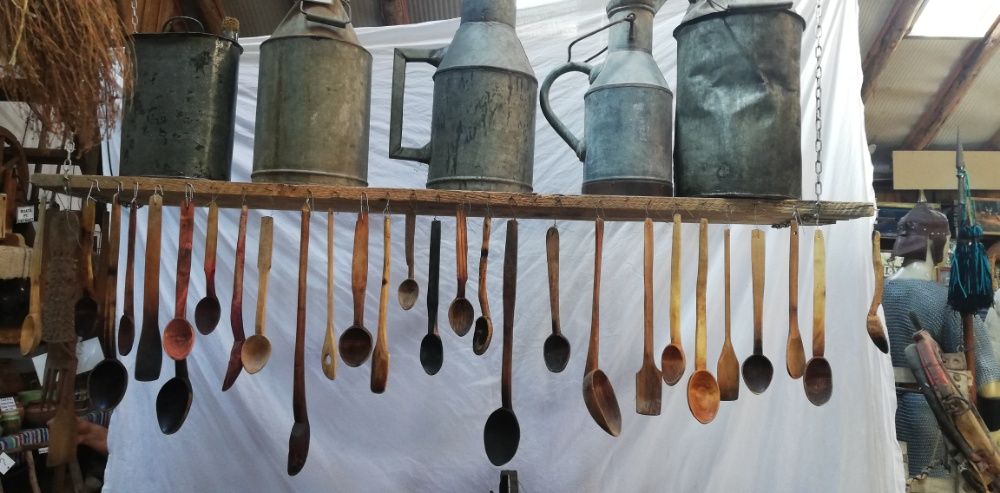 Lingura, ciocan, cos nuiele si altele-toate din lemn, rustice, vintage
