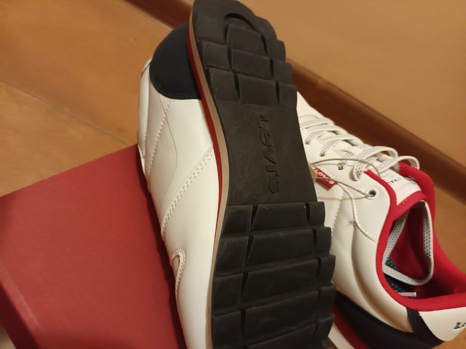 Levi's -Нови оригинални  маратонки