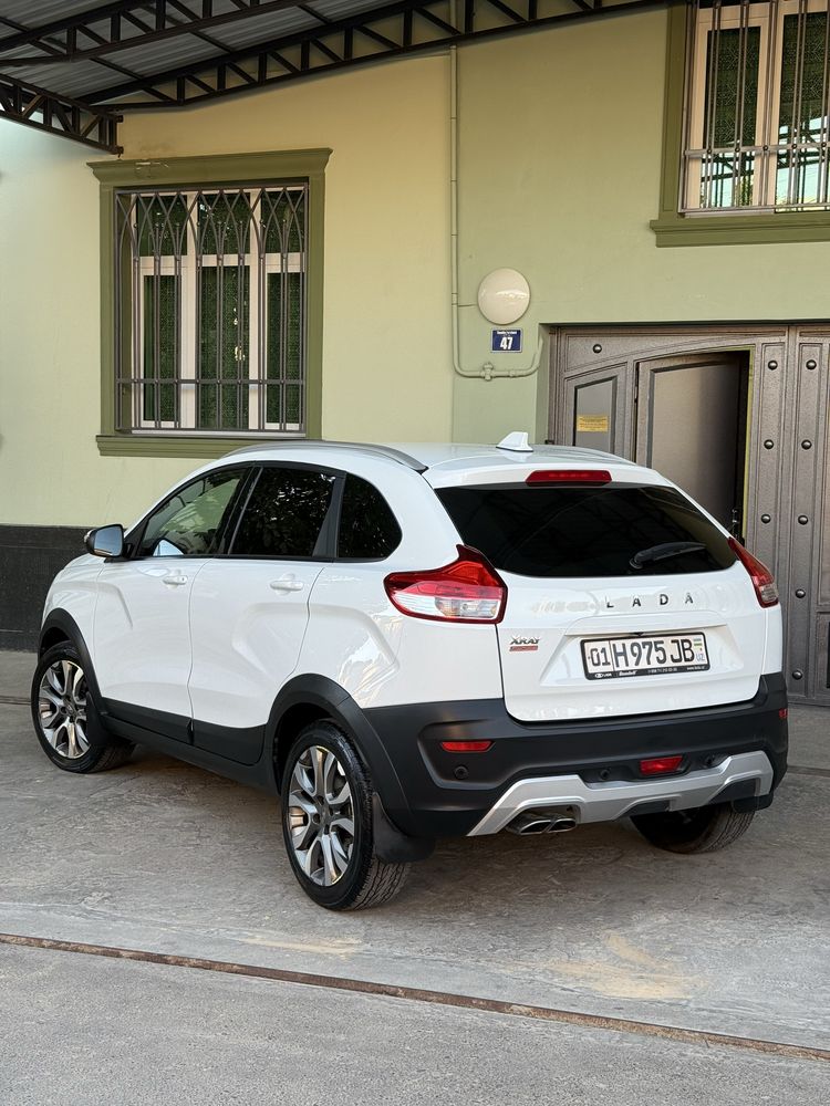 Arenda LADA XRAY CROSS2020 yil2 ta ewikda kraskasi bor moshna idiyalni