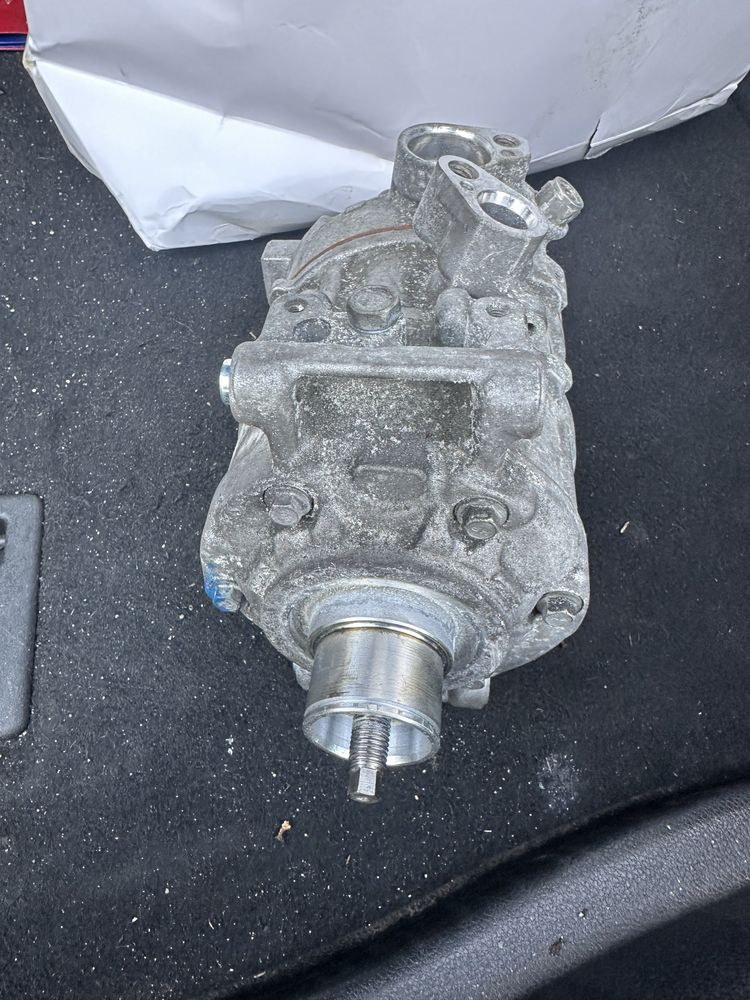 Компресор климатик Audi a4 b9 2 TFSI