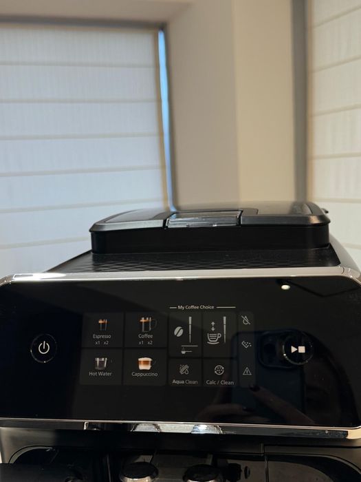 Автоматична кафемашина Philips Series 2300 LatteGo EP2334/10