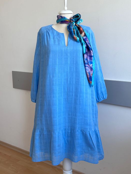 Marie Mero нжна рокя в морско синьо