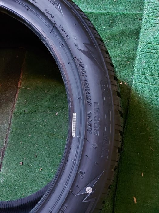 255 45 20 Bridgestone DOT 2024 iarna NOI