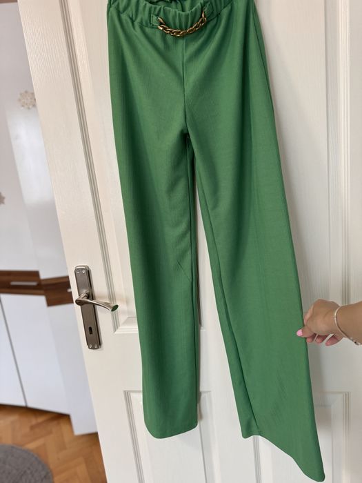 Нов, зелен панталон с широк крачол