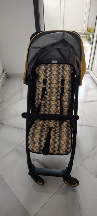 De vânzare cărucior pentru copii