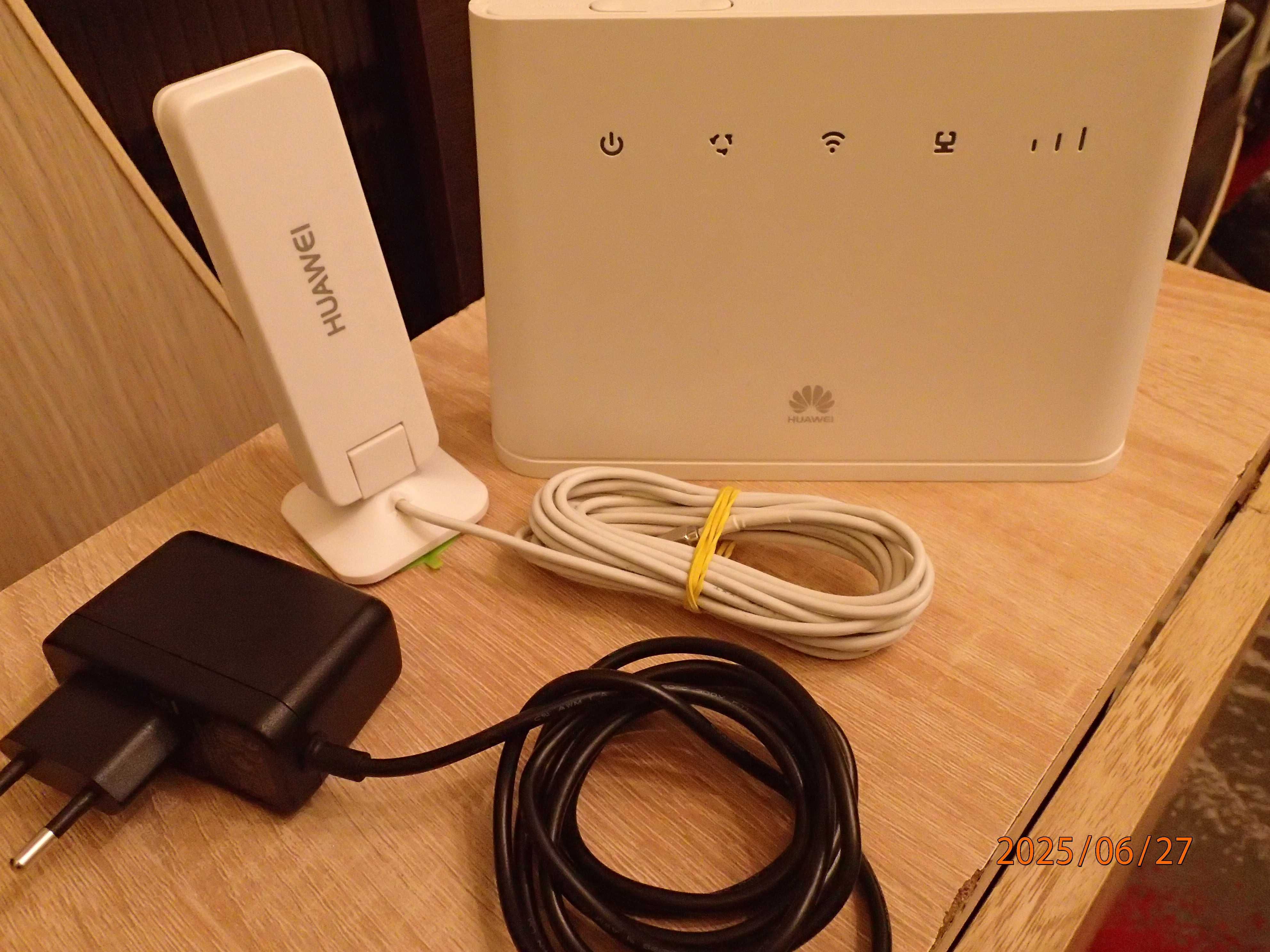 Router Wireless 4G LTE: Huawei B311-221 + antena externa; neblocat ret