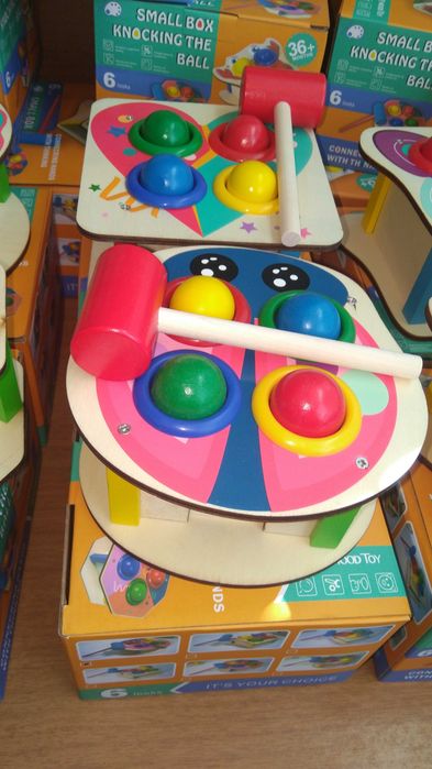 Ново 6 модела дървени масички с топки и чук за урдяне/ дървени играчки