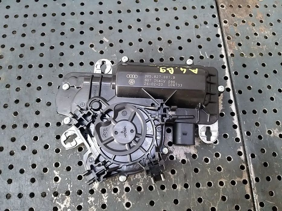 Motoras actuator deschidere haion audi a4 b9 8w avant 8v5827887b