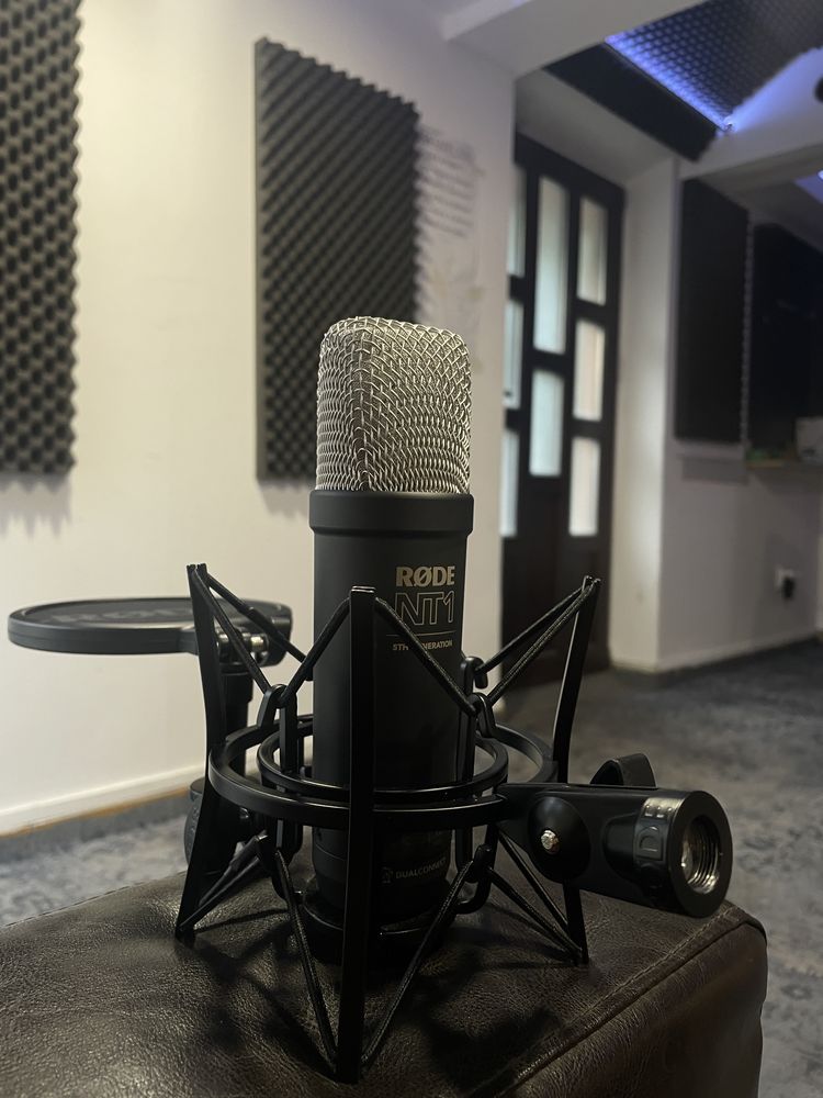 Microfon de studio Rode NT1 5th gen + Shock mount
