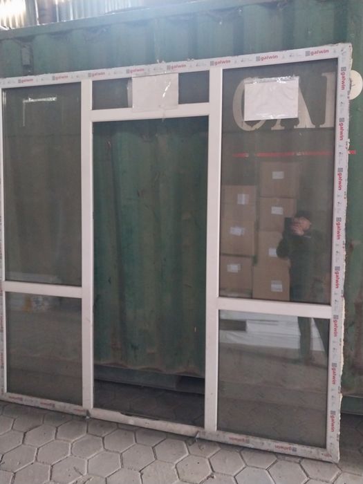 Продам пластиковых перегородка на кантеинер б/у