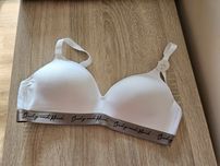 Сутиени 75В, 80В