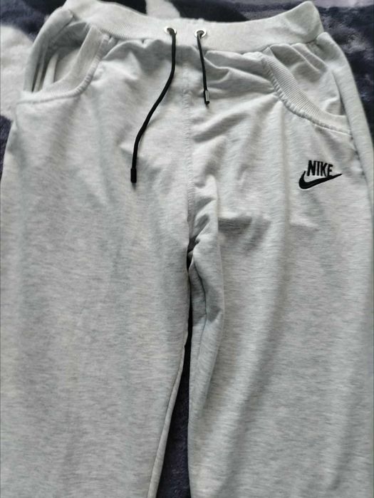 Vând trening bărbați Nike mărimea M